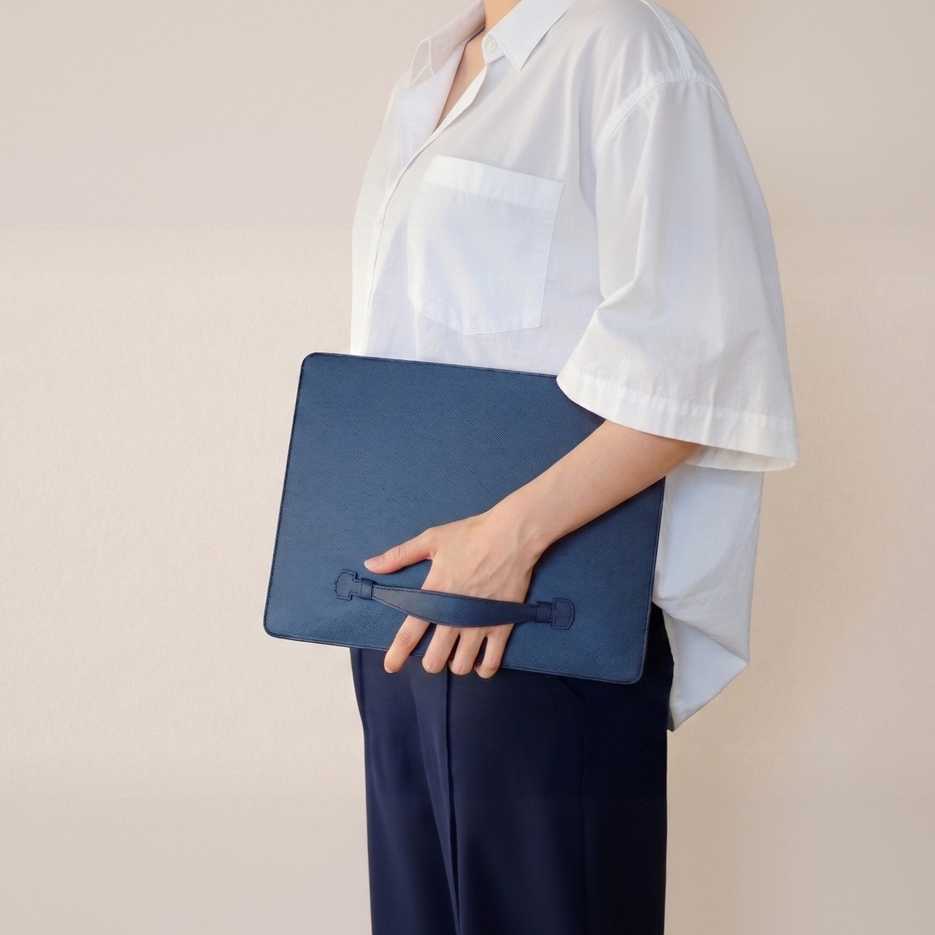 THE PENTAS: German Noblessa Leather Sleeve for MacBook