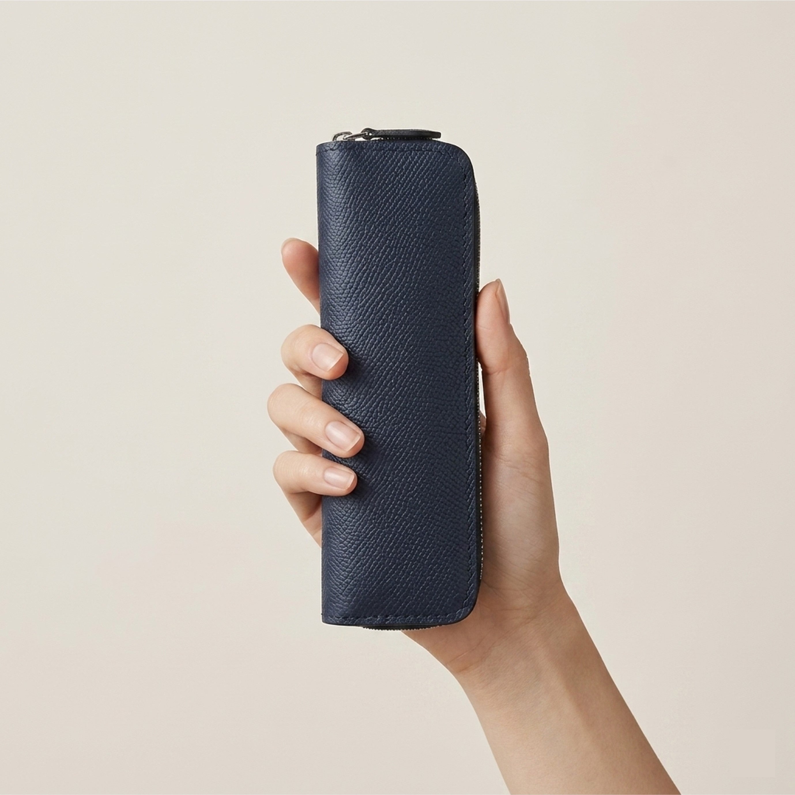 Handcrafted Perlinger Noblessa leather single pen case in Navy