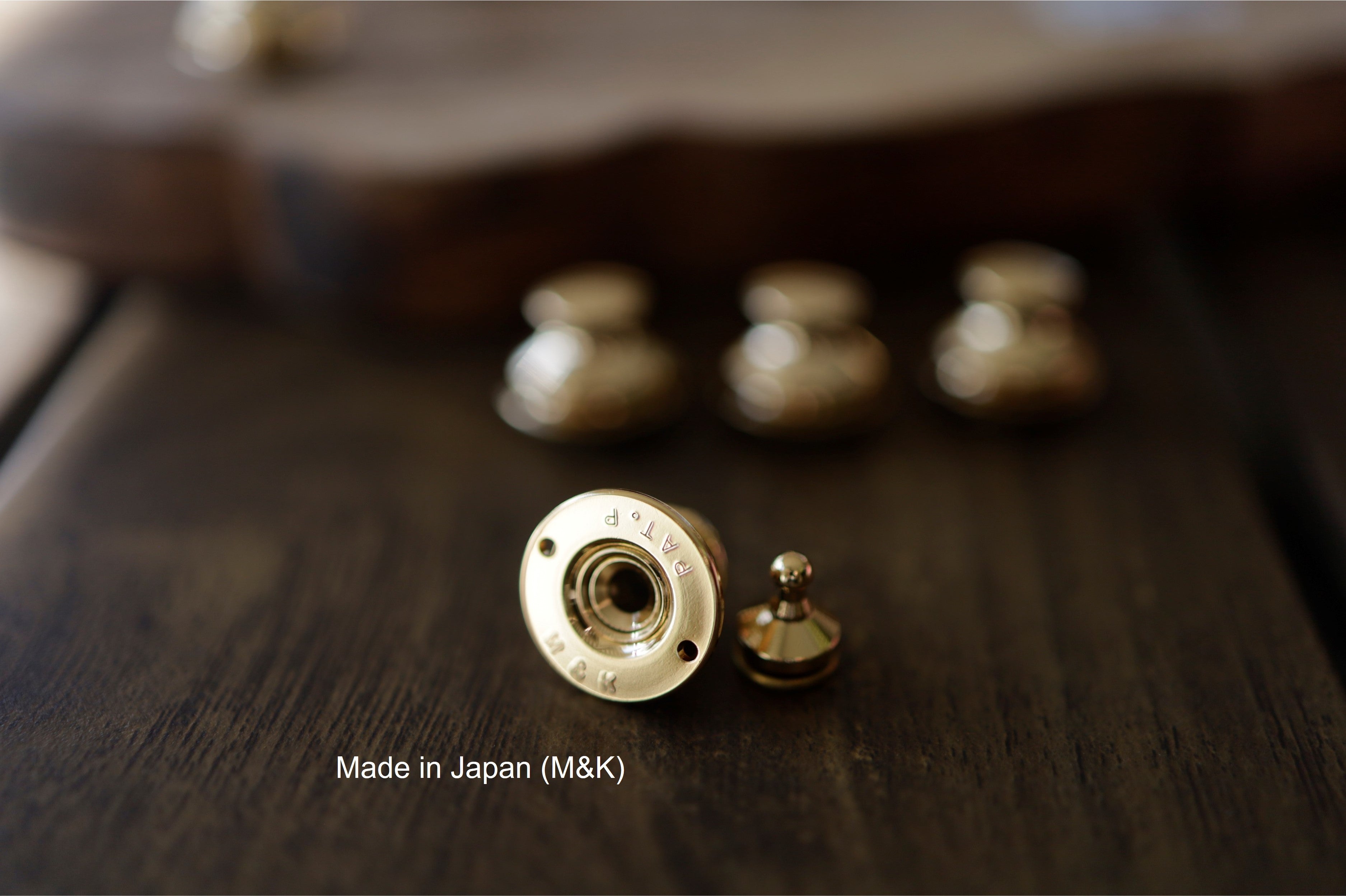 Snap Lock Closure (Gold)