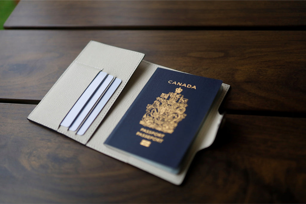 Aeris Passport Cover in German Noblessa Leather