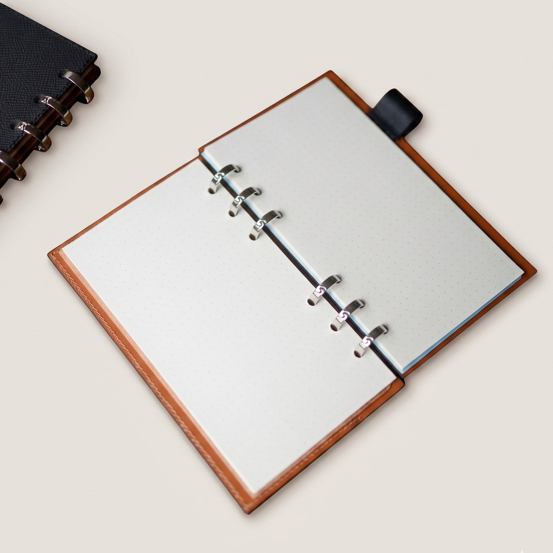 A6 Smart Ring Binder in German Noblessa Leather