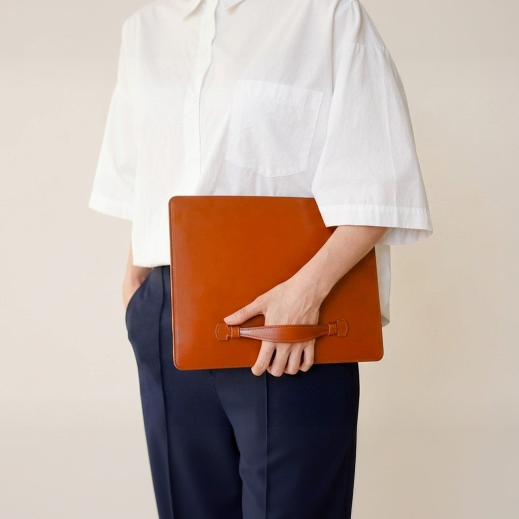 THE PENTAS: Italian Vacchetta Leather Sleeve for iPad