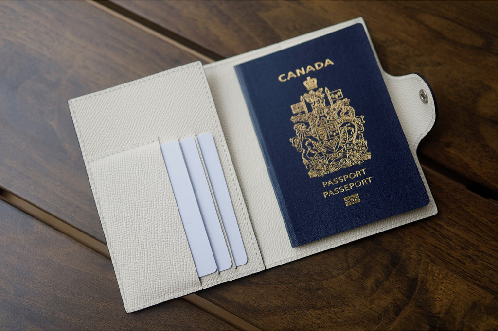 Aeris Passport Cover in German Noblessa Leather