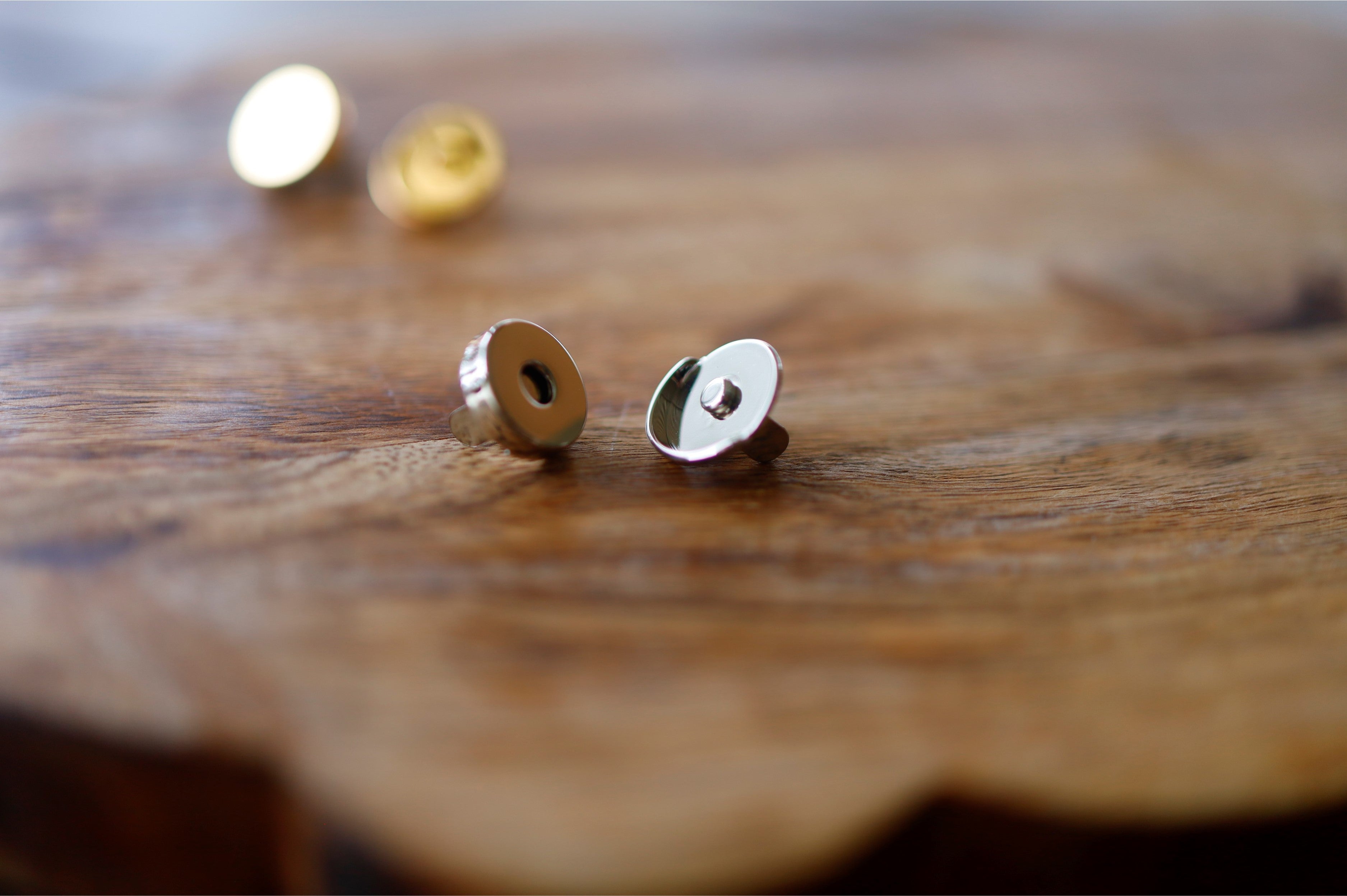 Round Magnetic Snap With Lip