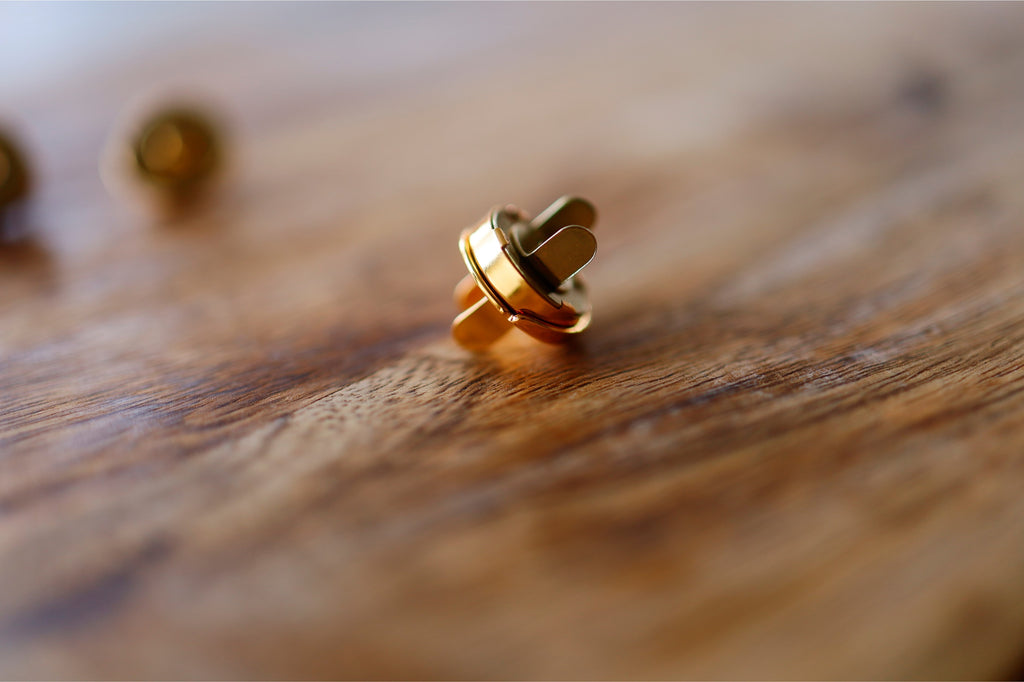 Round Magnetic Snap With Lip