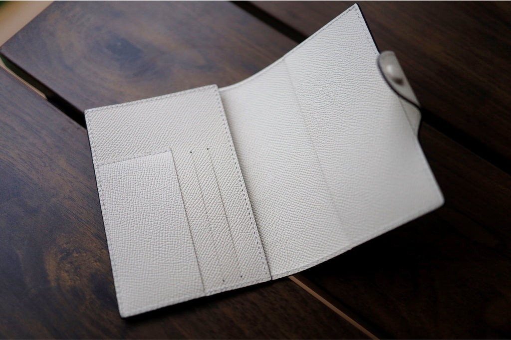 Aeris Passport Cover in German Noblessa Leather