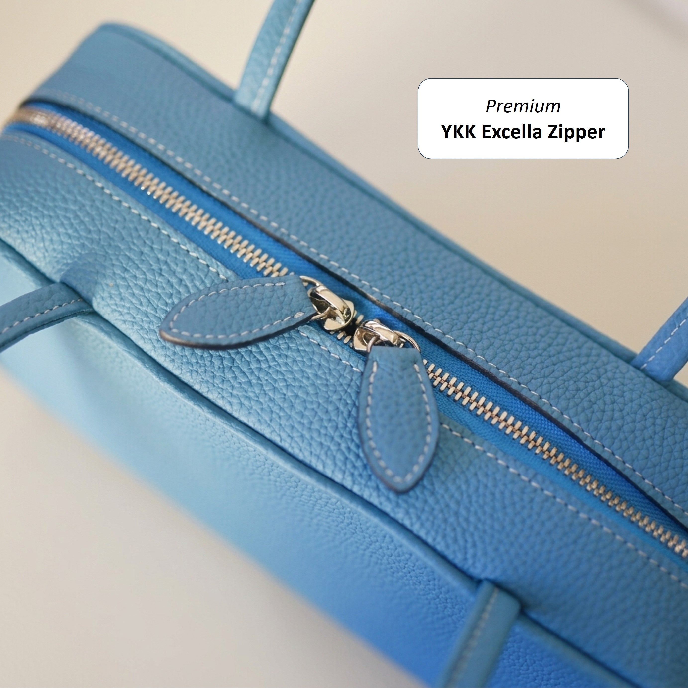 Side view of the Keywest Bag 25 showing its top zipper construction