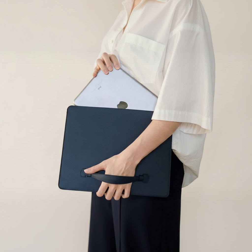 THE PENTAS: German Noblessa Leather Sleeve for MacBook